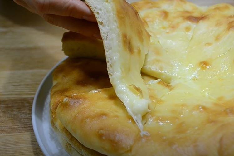 Pastel osetio con queso y patatas - receta paso a paso con fotos