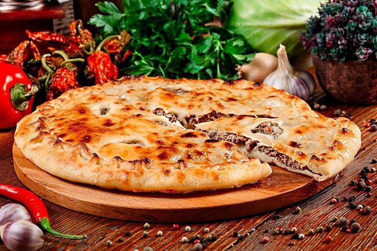 Pastel osetio sin levadura con carne picada - recetas