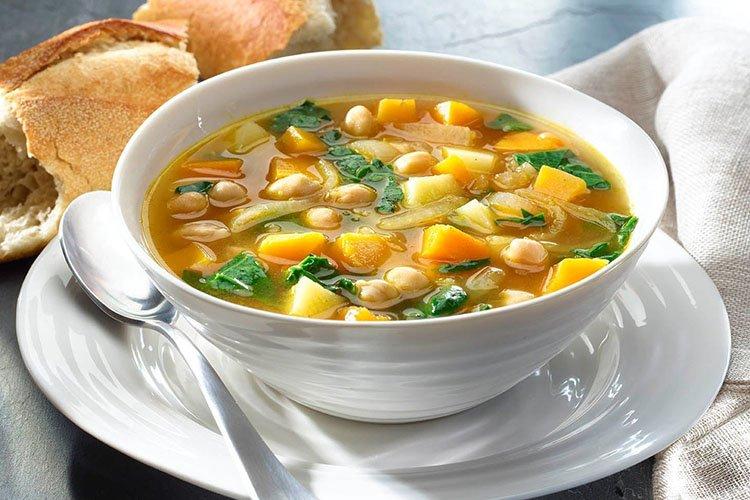 Sopa de verduras con aderezo de huevo - recetas