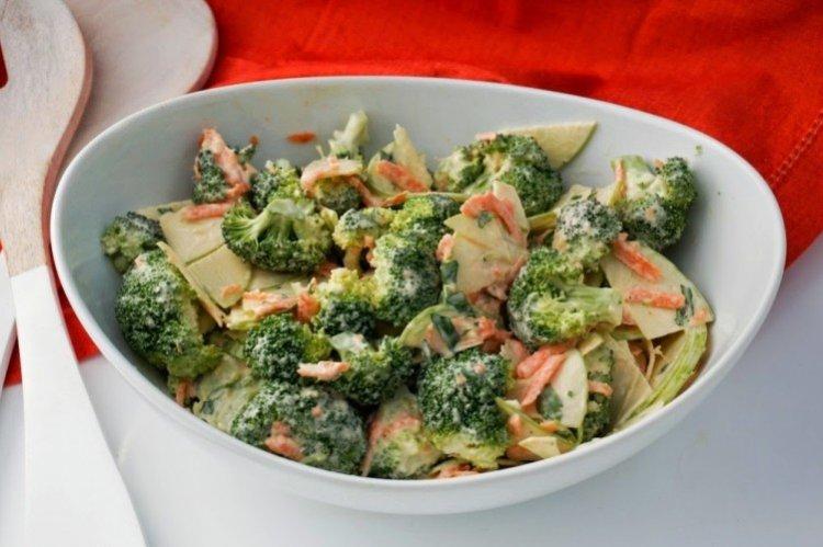 Ensalada de verduras con crema agria - recetas