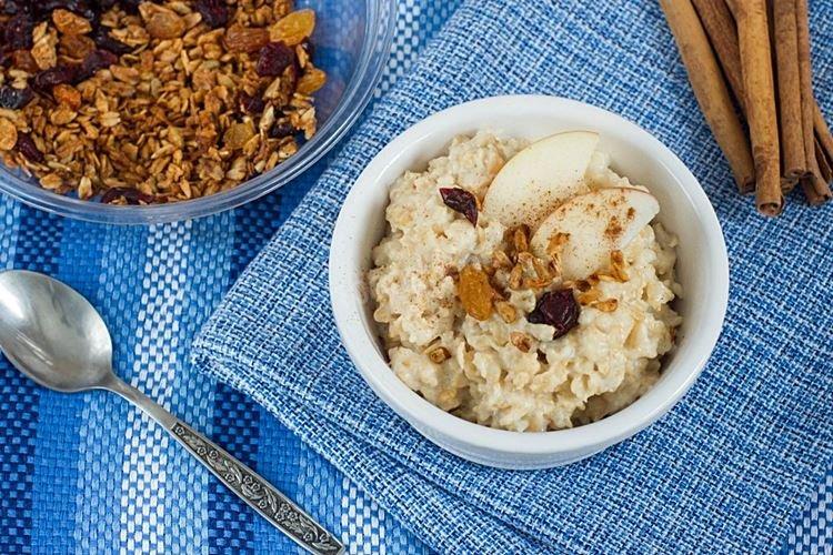 Haferbrei mit Milch und Äpfeln - Rezepte
