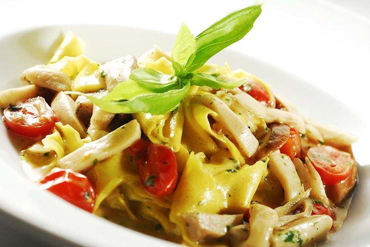 Pasta con champiñones en vino blanco - recetas