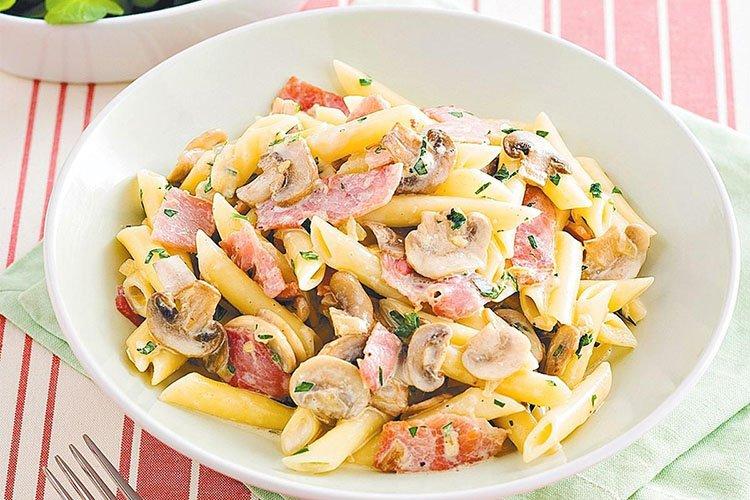 Pasta con champiñones y jamón - recetas