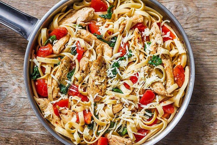 Pasta con pollo y verduras - recetas