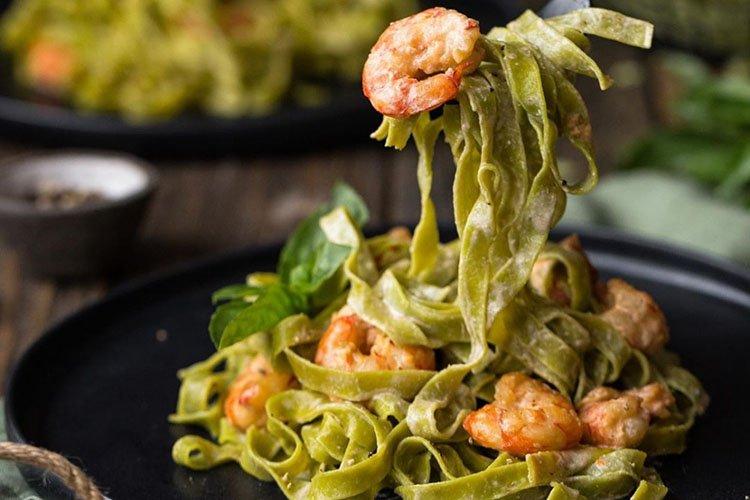 Pasta con mariscos y calabacín - recetas
