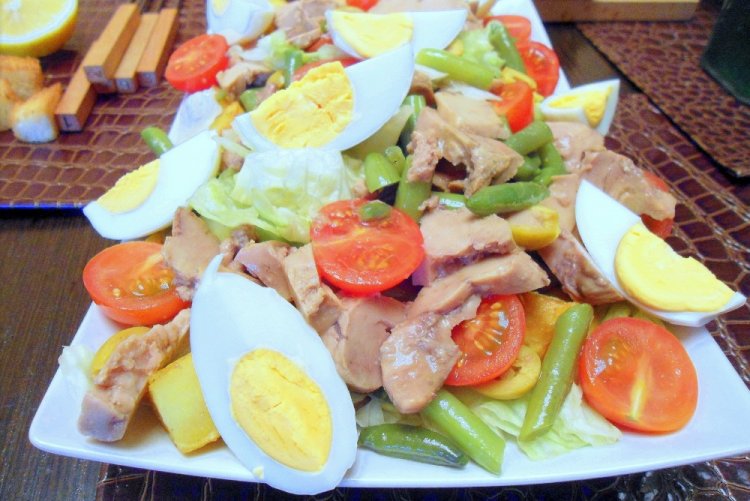 Nizza-Salat mit Kabeljauleber