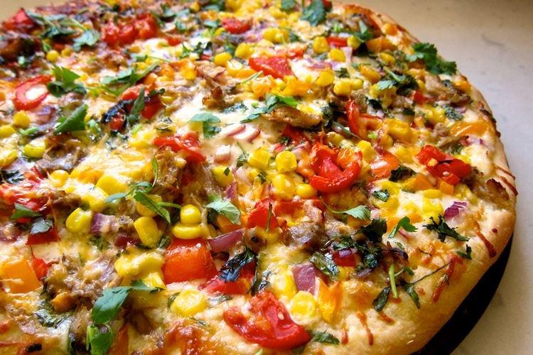 Pizza a la mexicana - Receta de pizza al horno casera