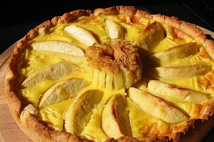 Apple, Yogurt, and Honey Pie - Step-by-Step Recipes