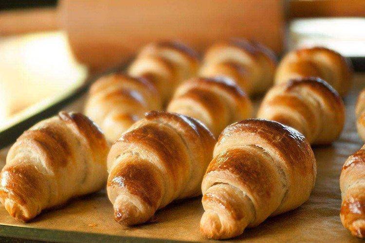 Puff Pastry Pirozhki with Cottage Cheese and Dried Apricots - Recipes