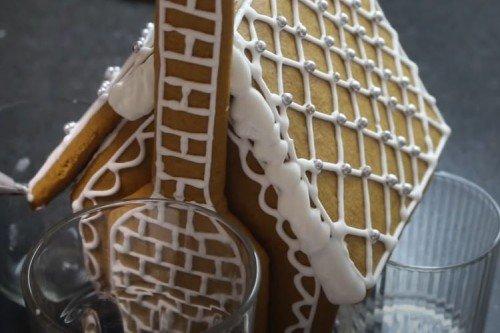 DIY Honey Gingerbread House - Step-by-Step Recipe