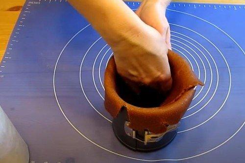 DIY Round Gingerbread House - Step-by-Step Recipe