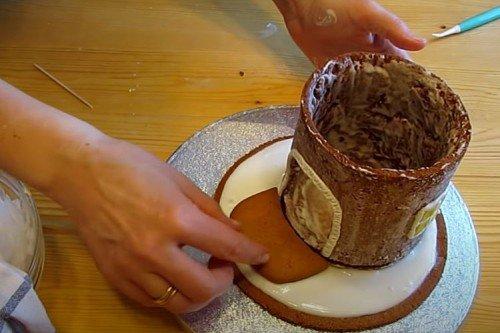 DIY Round Gingerbread House - Step-by-Step Recipe