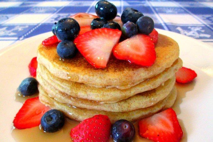 Fluffy Pancakes with Milk and Baking Powder - Recipes