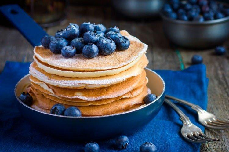 Fluffy Low-Calorie Pancakes with Milk - Recipes