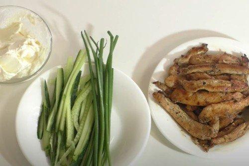 Homemade Chicken and Sesame Roll - Step-by-Step Recipe