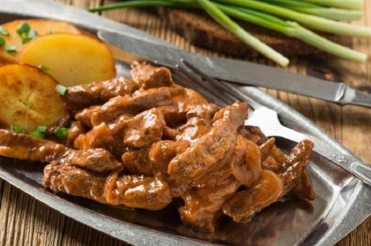 Beef Stroganoff - Russian National Dishes Recipes