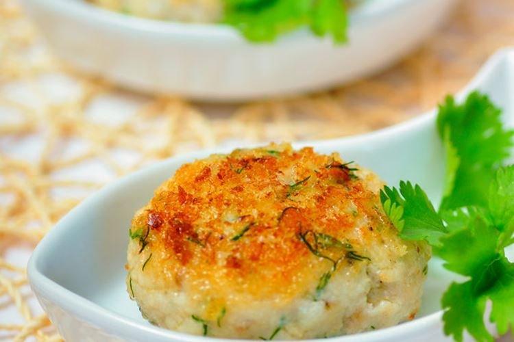 Hamburguesas de pescado empanadas – receta clásica