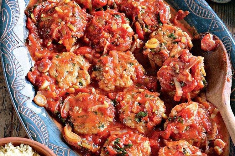 Hamburguesas de pescado en salsa de tomate - recetas