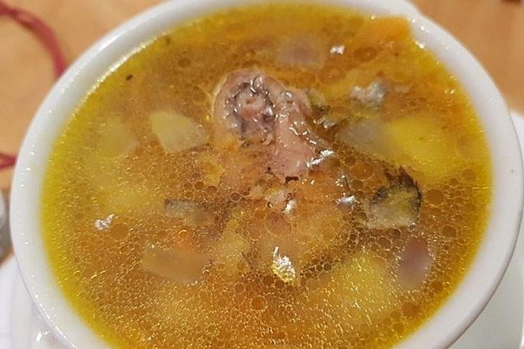 Sopa de pescado de saury enlatado con trigo sarraceno - recetas