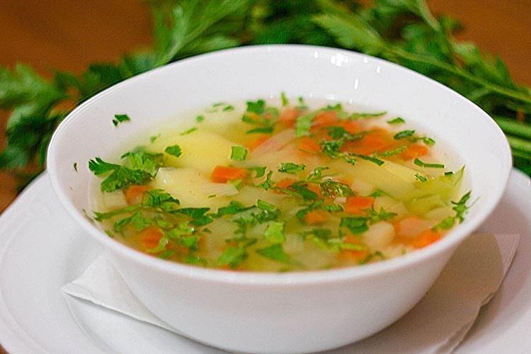 Sopa de pescado de saury enlatado con col - recetas