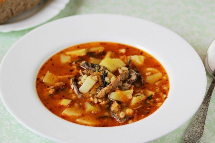 Sopa de pescado con espadín en tomate - Recetas de sopa de pescado enlatado