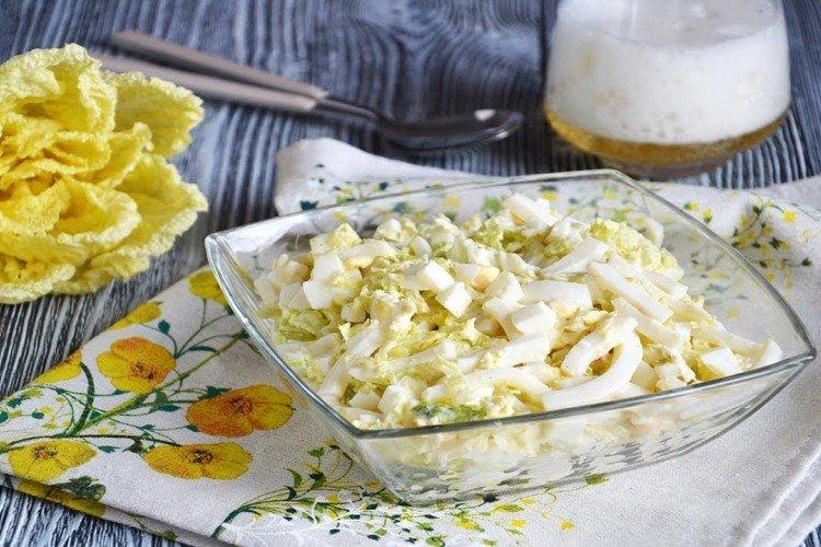 Ensalada de calamar, huevo y col china - recetas