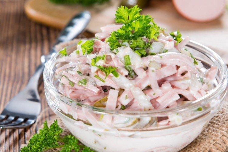 Ensalada de calamar, huevo y carne asada - recetas