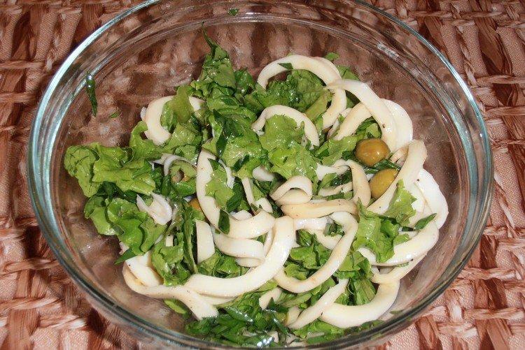 Ensalada de calamar y huevos de codorniz - recetas