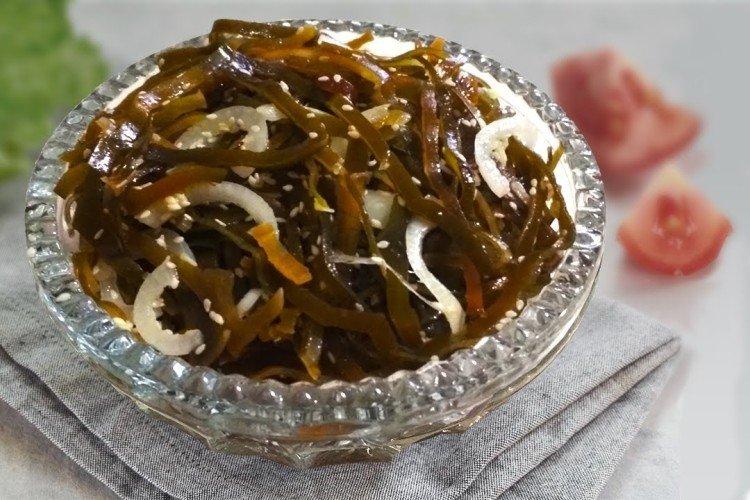 Ensalada de calamar, huevo y algas marinas - recetas