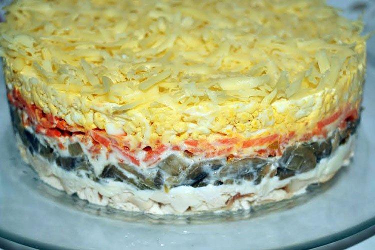 Salat „Orange Sonne“ mit koreanischen Karotten und Hähnchen - Rezepte