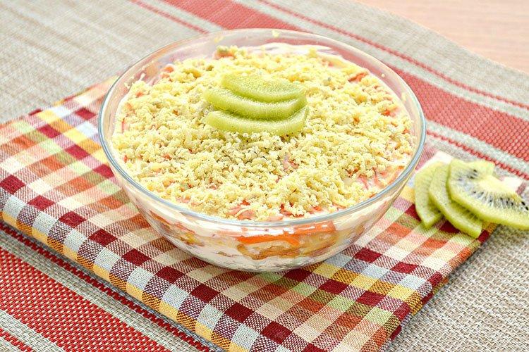 Salat „Pikant“ mit koreanischen Karotten und Hähnchen - Rezepte