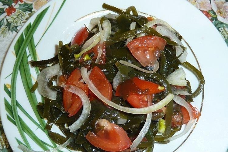 Ensalada de surimi, tomate y algas marinas - recetas