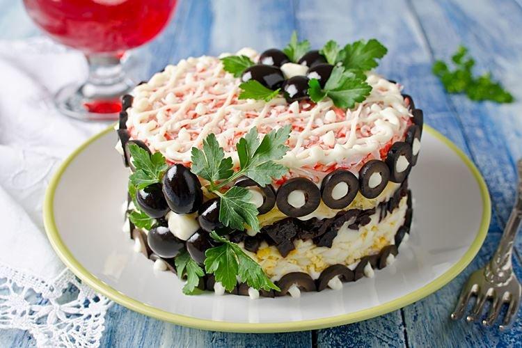 Ensalada de surimi, arroz y ciruelas pasas - recetas