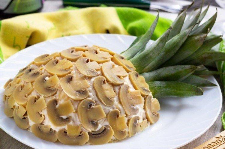 Ensalada de pollo, piña y champiñones - recetas