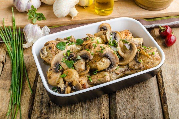 Warm Salad with Garlic Aroma - Chicken and Mushroom Salad Recipes
