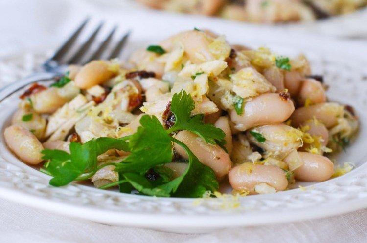 Ensalada de champiñones y judías sin mayonesa para la mesa festiva - recetas