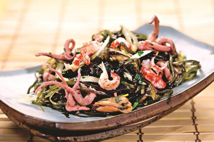 Ensalada de cóctel de mariscos y algas marinas - recetas
