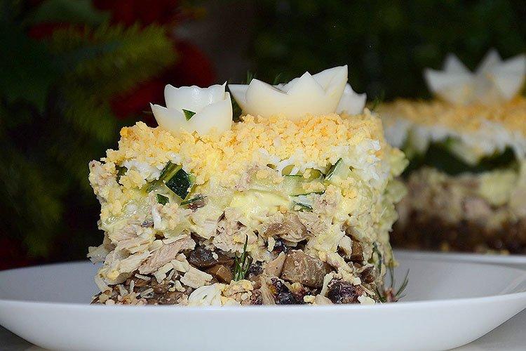 Prune and Chicken Fillet Salad - Recipes
