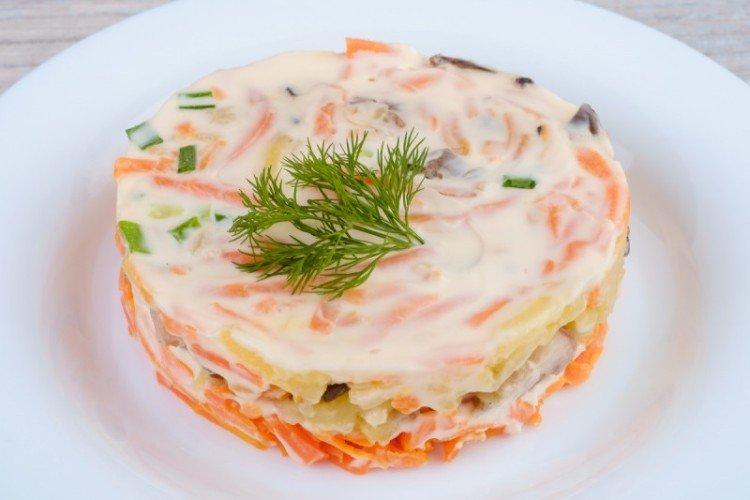 Salad with Korean Carrots and Butter Mushrooms - Recipes