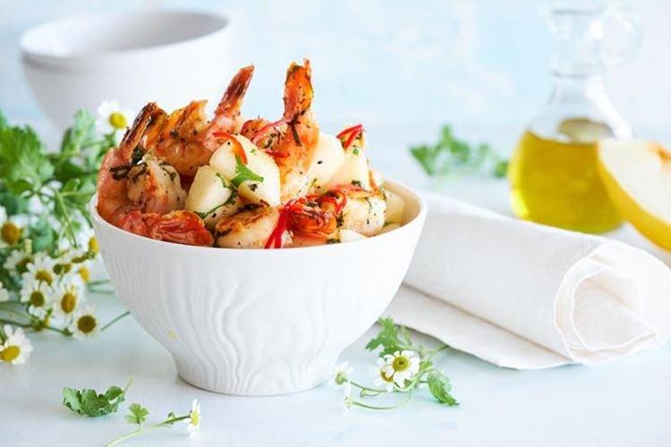 Ensalada de camarones, calamares, chile y menta - recetas