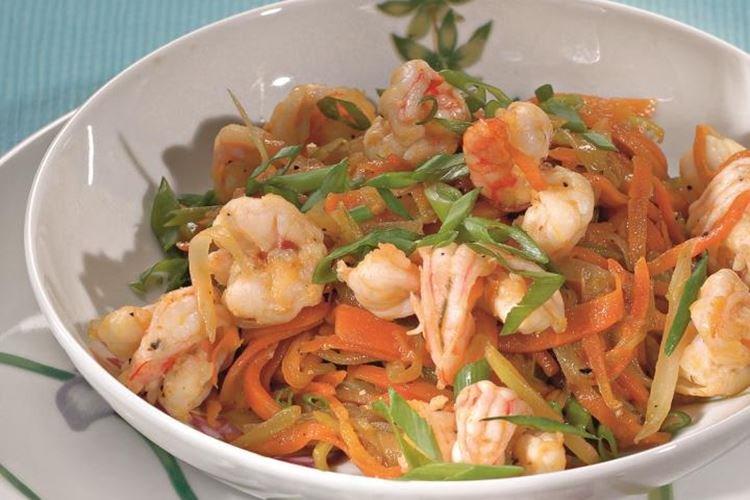 Ensalada de camarones y calamares con aderezo de cerveza - recetas