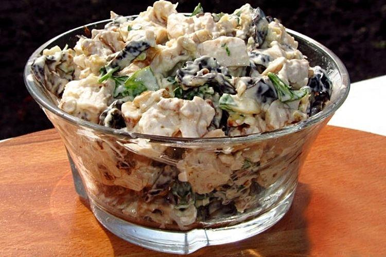 Salat mit Hähnchen und Pflaumen - Rezepte