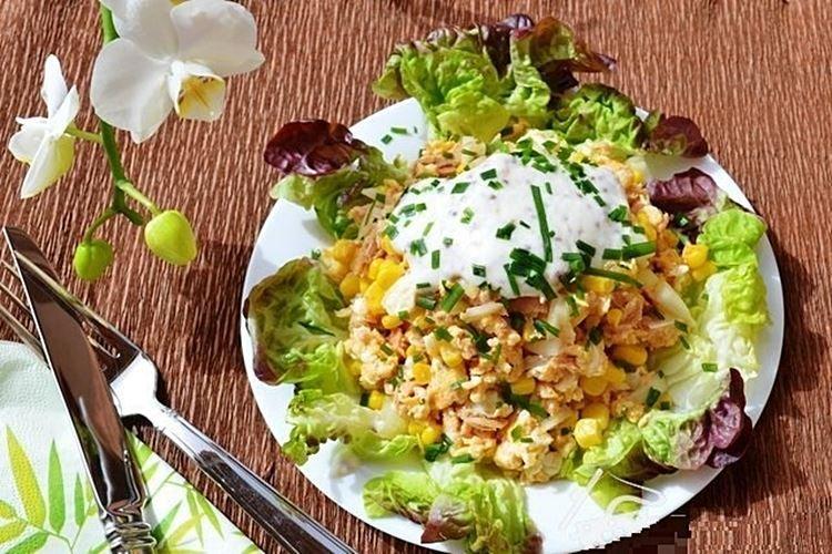 Ensalada de atún y maíz - Recetas de ensaladas con mayonesa para Año Nuevo 2021