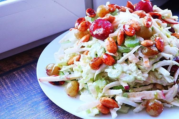 Ensalada de apio y uvas - Recetas de ensaladas con mayonesa para Año Nuevo 2021