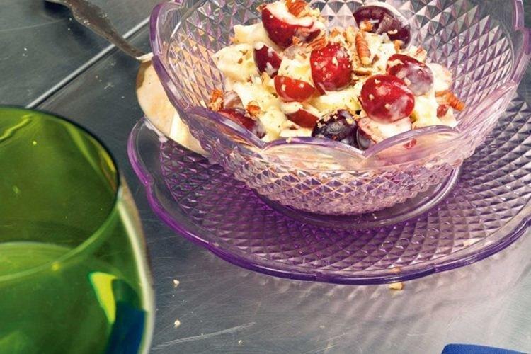 Ensalada de frutas Waldorf - Recetas de ensaladas con mayonesa