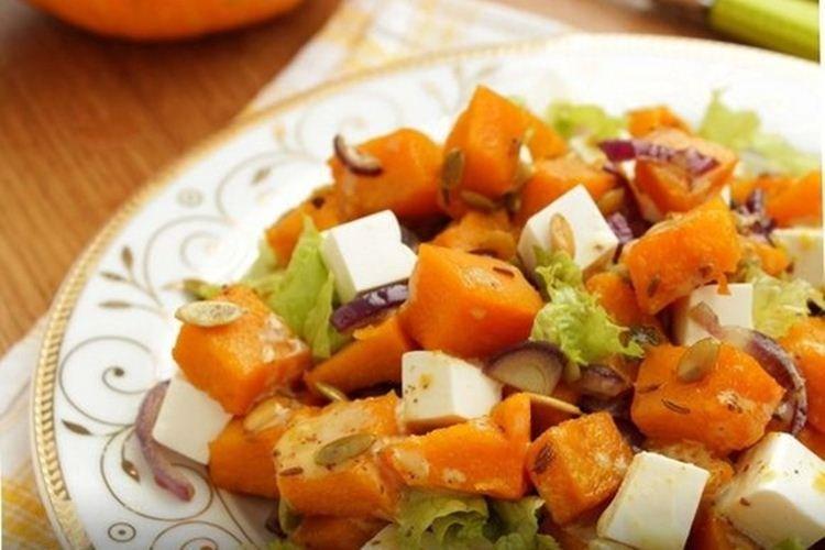 Ensalada templada de calabaza con queso - Recetas de ensaladas con mayonesa