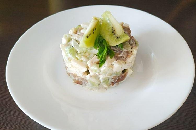 Mushroom, Apple, and Kiwi Salad - Recipes