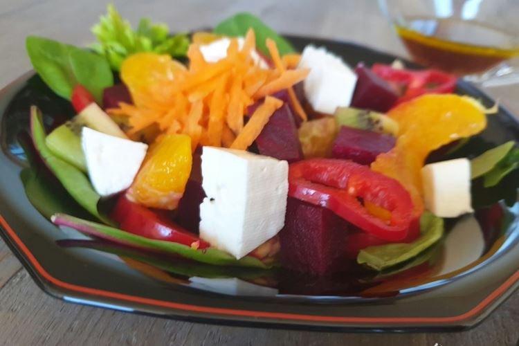 Ensalada de remolacha, kiwi y feta - recetas