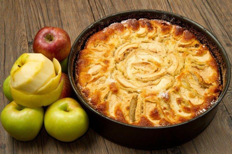 Charlotte clásica de manzana al horno - recetas