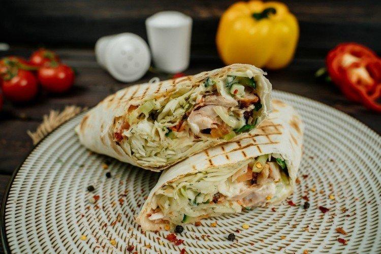 Shawarma de salchicha casero - recetas